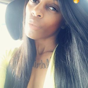 Meet your Posher, Monique